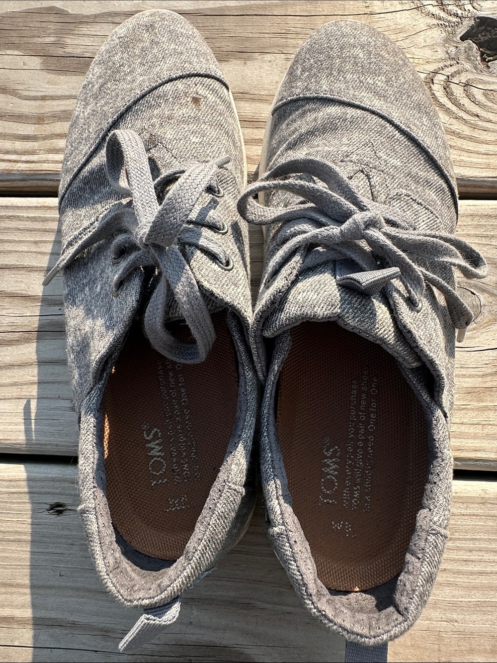 Tom’s Casual Gray Knit Lace-Up Sneakers - Picture 3 of 6